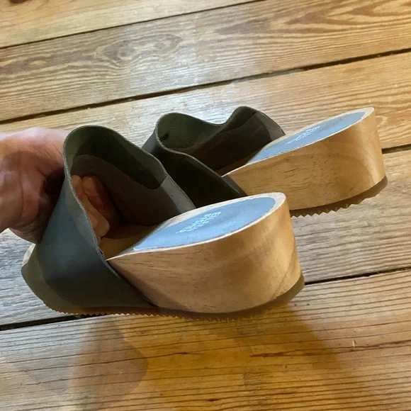 NWOB Eileen Fisher Women's Green Leather Mule Sandals/Slides, Sz 9.5 - Picture 5 of 8